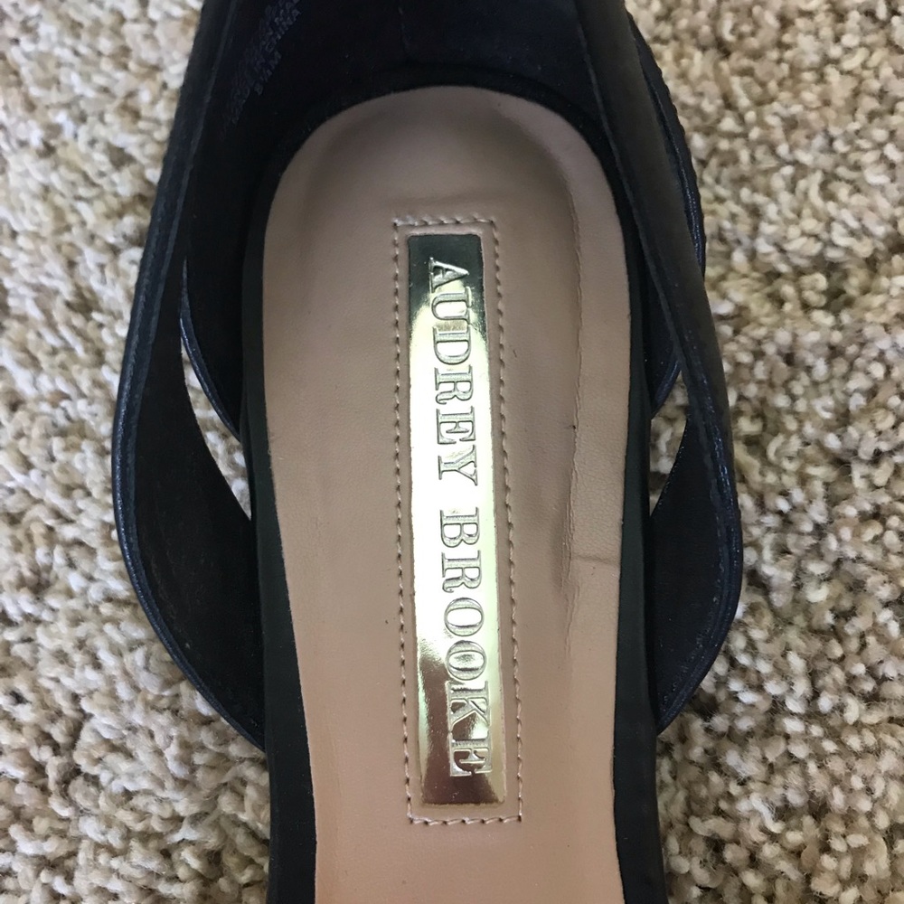 Audrey Brooke black pointed toe flats